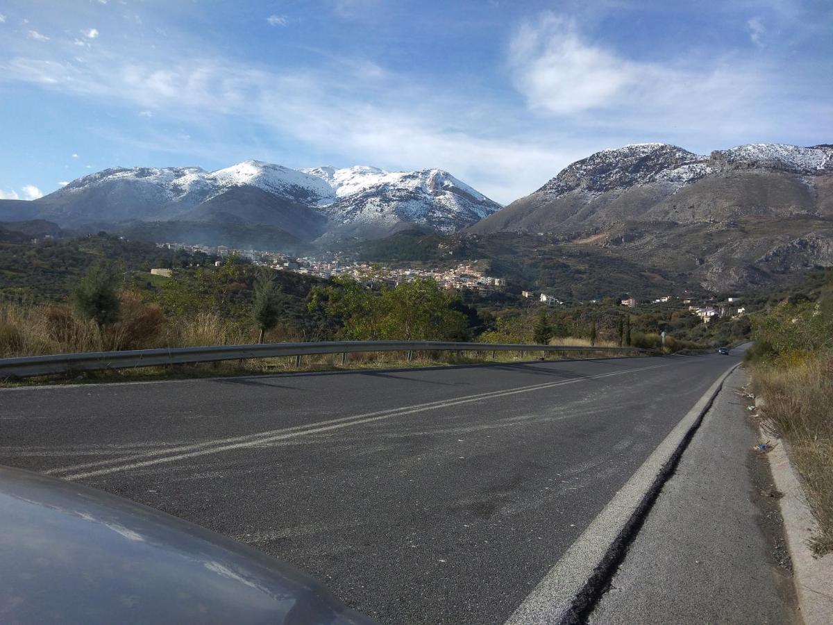 Affittacamere Aggelina Sárkhos Esterno foto